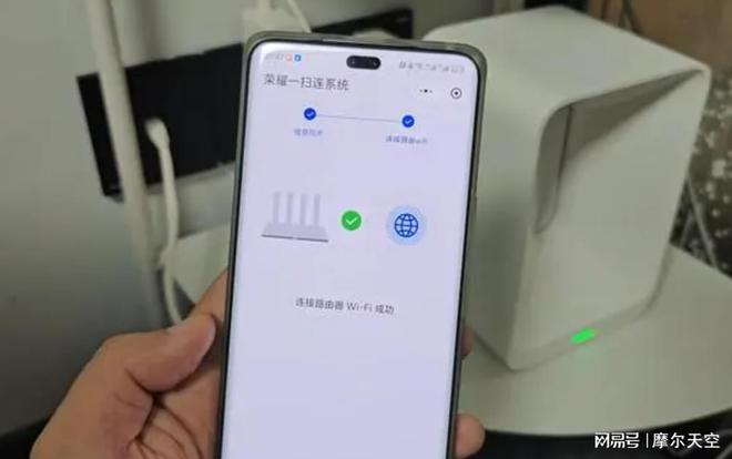 度评测-六大优点一缺点细聊。EVO真人平台荣耀路由5深(图2)